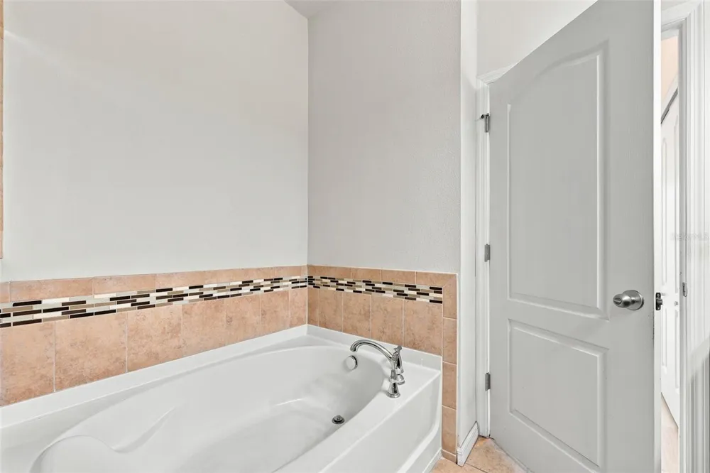 5156 BAY ISLE CIRCLE Clearwater, FL 33760