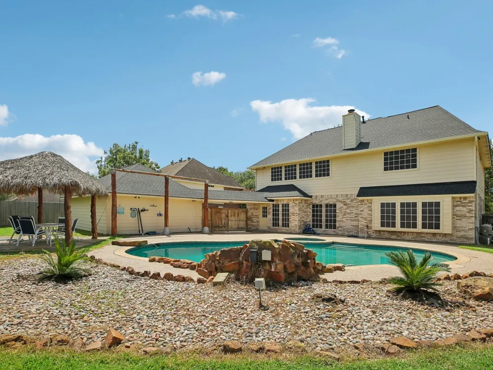 1207 Peregrine Drive Friendswood, TX 77546