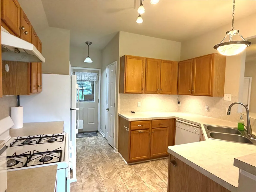 396 Newcom Lane Sealy, TX 77474