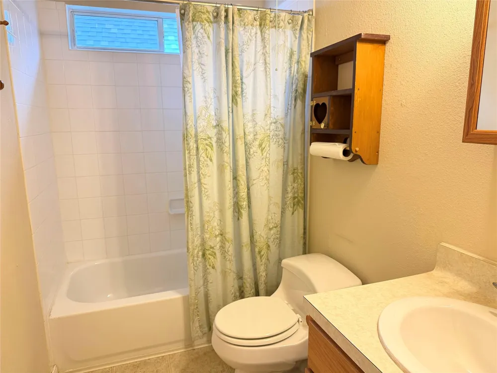 396 Newcom Lane Sealy, TX 77474