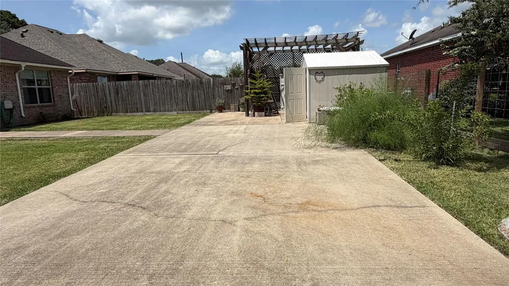 396 Newcom Lane Sealy, TX 77474