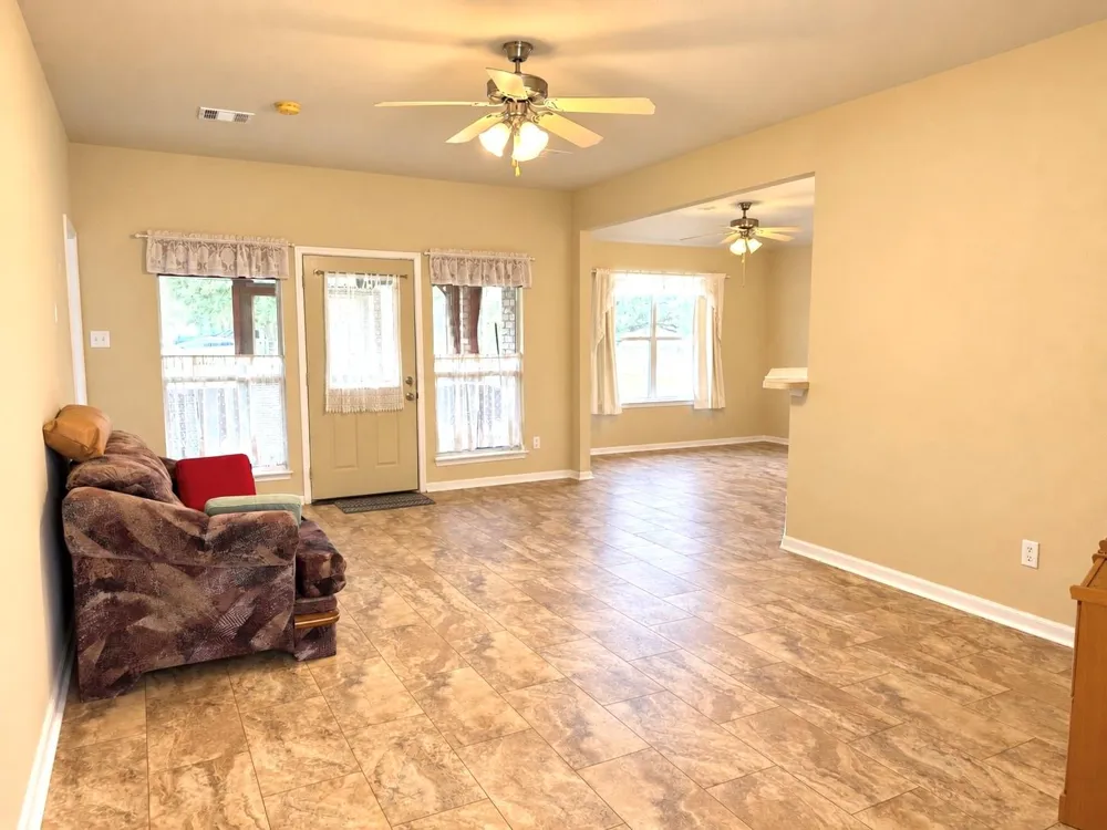 396 Newcom Lane Sealy, TX 77474