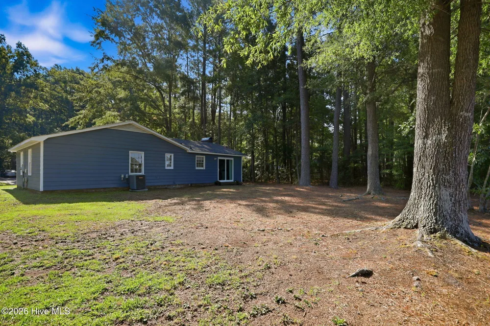 1704 Farmgate Road Kinston, NC 28504
