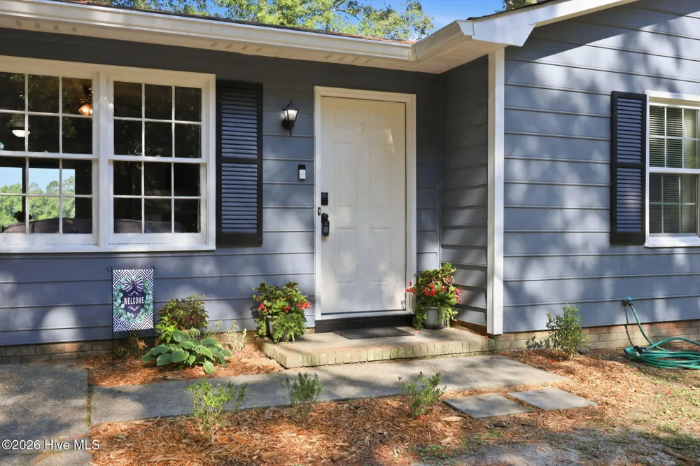 1704 Farmgate Road Kinston, NC 28504