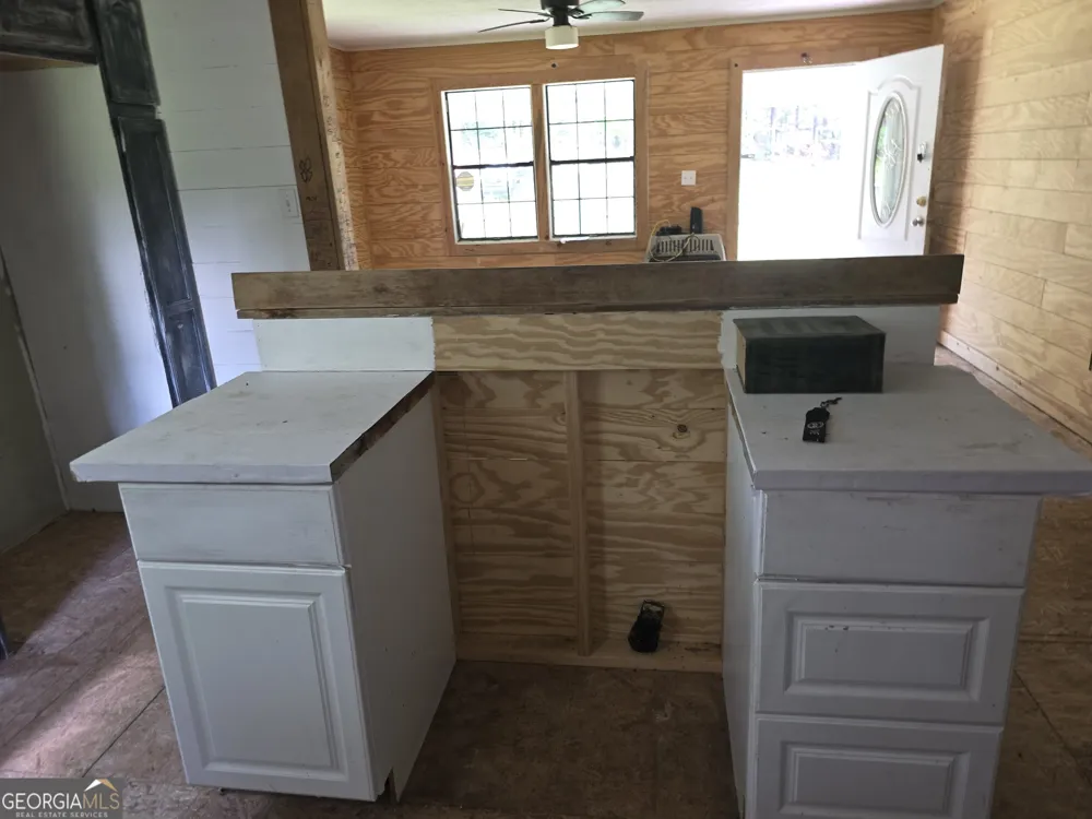 1347 Windom RD Tallapoosa, GA 30176