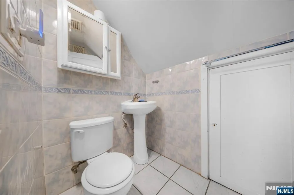 93 15th Street Prospect Park, NJ 07508