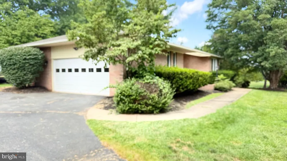 4800 MAURINE COURT Gainesville, VA 20155