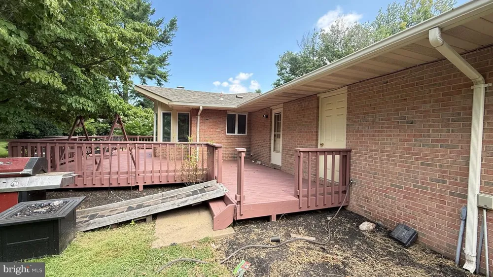 4800 MAURINE COURT Gainesville, VA 20155