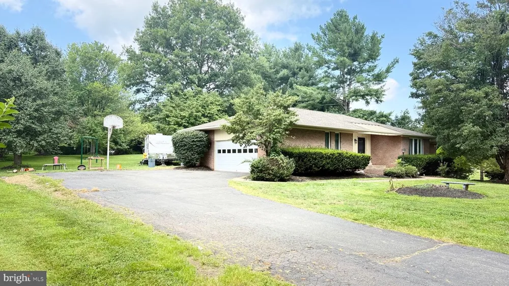 4800 MAURINE COURT Gainesville, VA 20155