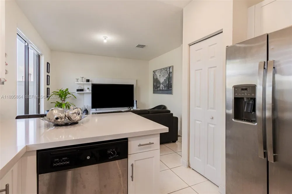 10966 W 33rd Way Hialeah, FL 33018