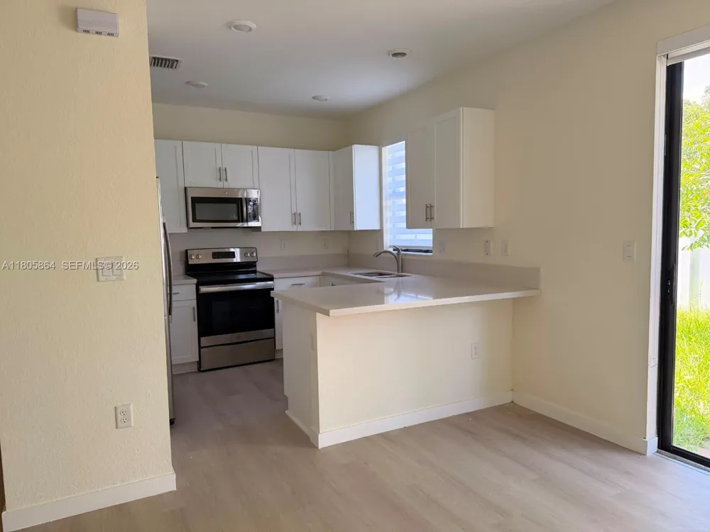 10966 W 33rd Way Hialeah, FL 33018