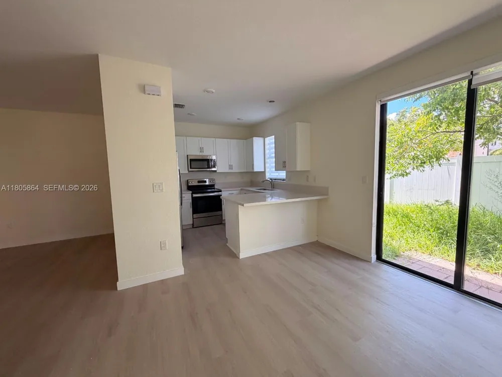 10966 W 33rd Way Hialeah, FL 33018