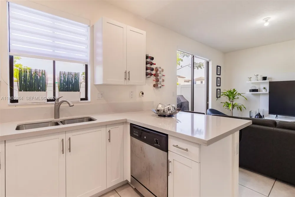 10966 W 33rd Way Hialeah, FL 33018