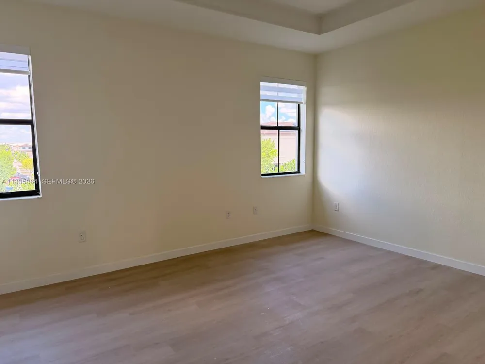 10966 W 33rd Way Hialeah, FL 33018