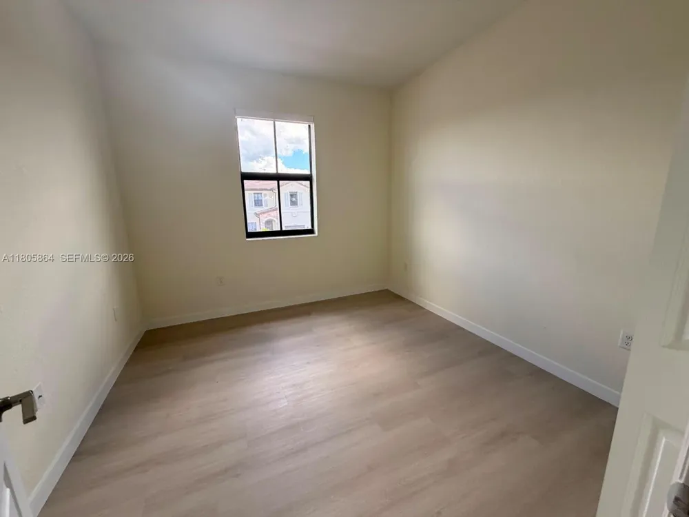 10966 W 33rd Way Hialeah, FL 33018