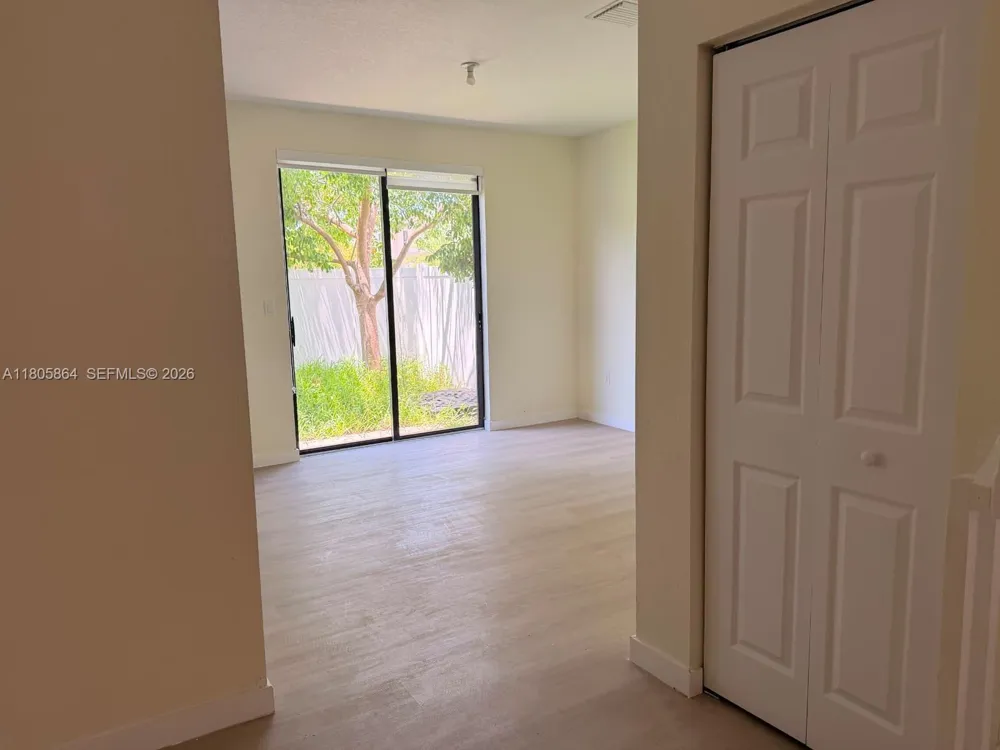 10966 W 33rd Way Hialeah, FL 33018