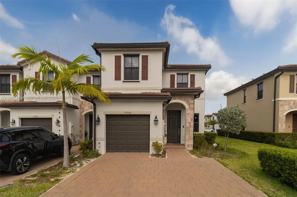 10966 W 33rd Way Hialeah, FL 33018