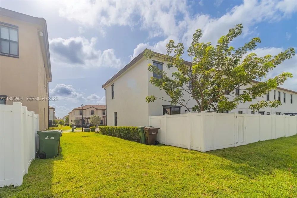 10966 W 33rd Way Hialeah, FL 33018