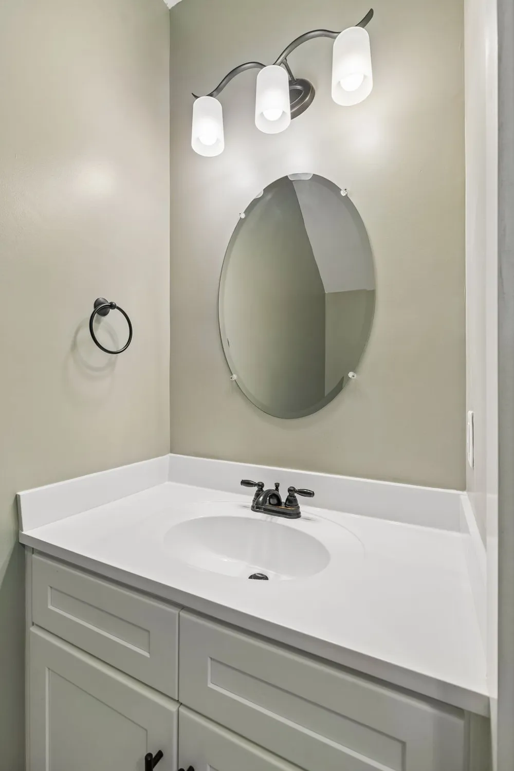 2217 Drone Way Columbia, TN 38401