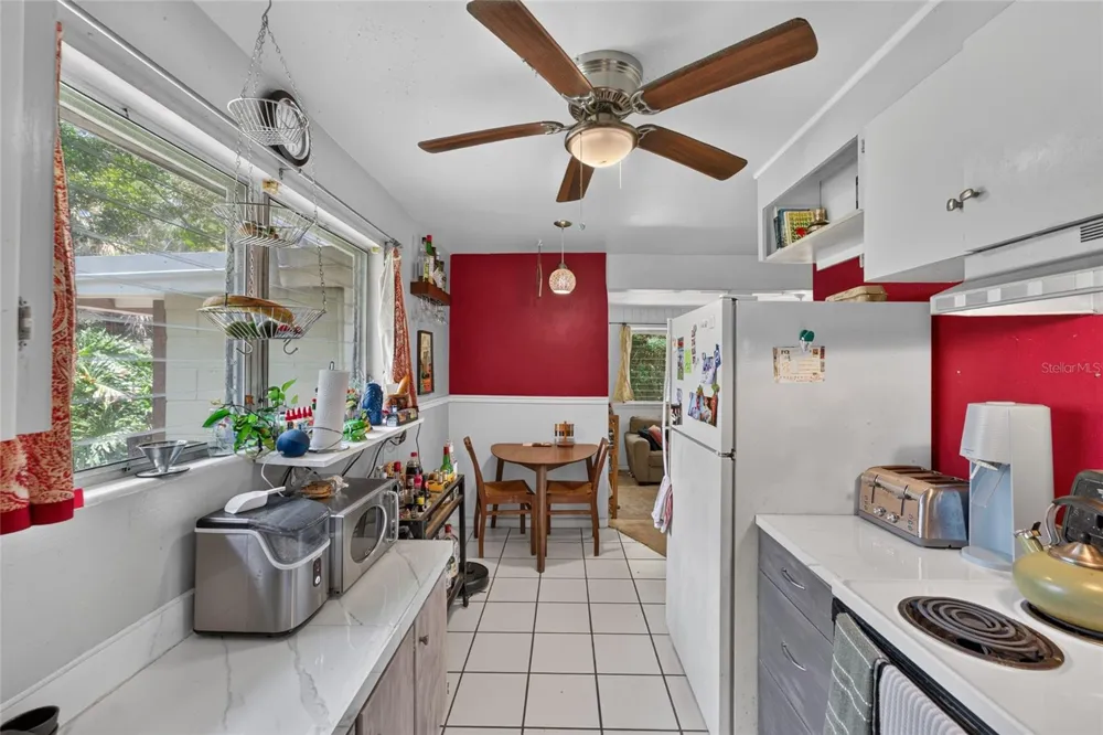 2102 NE 8TH STREET Gainesville, FL 32609