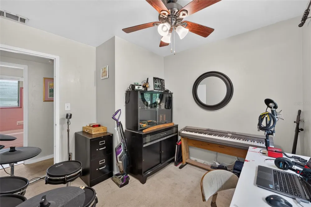 2102 NE 8TH STREET Gainesville, FL 32609