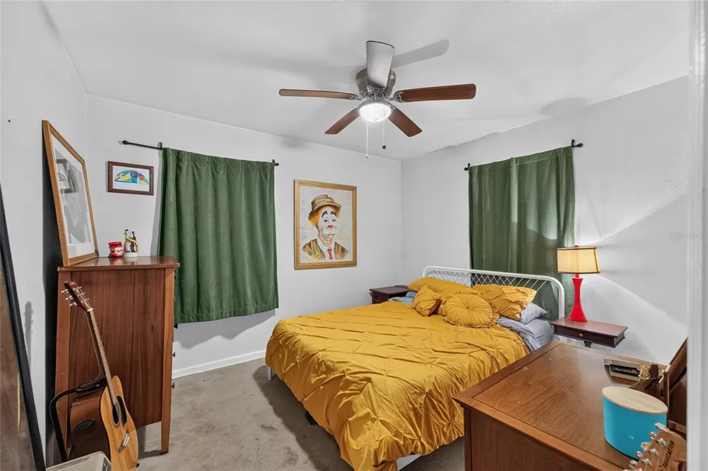 2102 NE 8TH STREET Gainesville, FL 32609