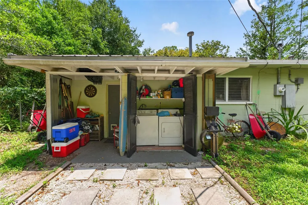 2102 NE 8TH STREET Gainesville, FL 32609