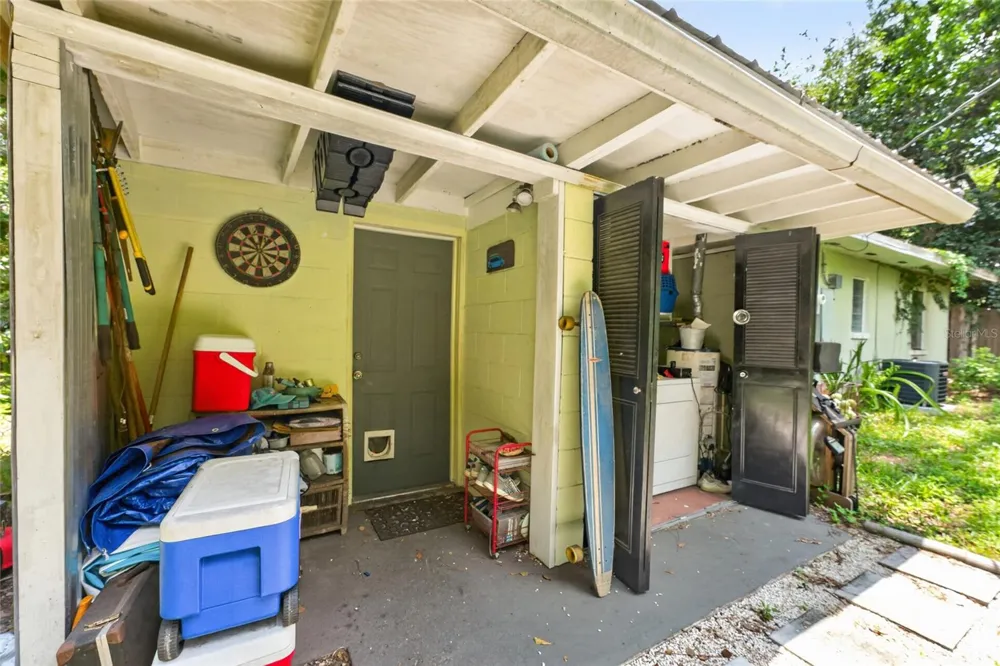 2102 NE 8TH STREET Gainesville, FL 32609