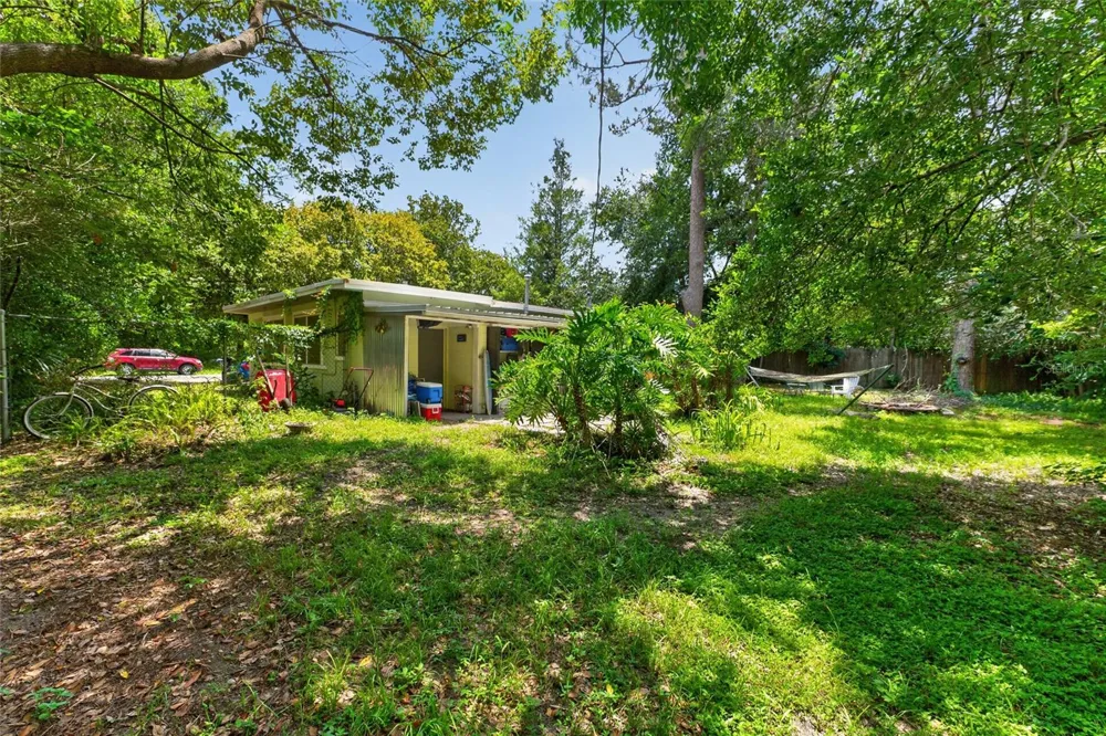 2102 NE 8TH STREET Gainesville, FL 32609
