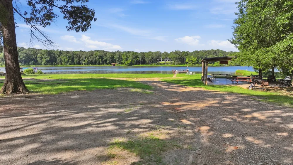 91 Private Rd 52602 Pittsburg, TX 75686