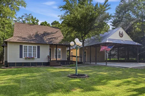 91 Private Rd 52602