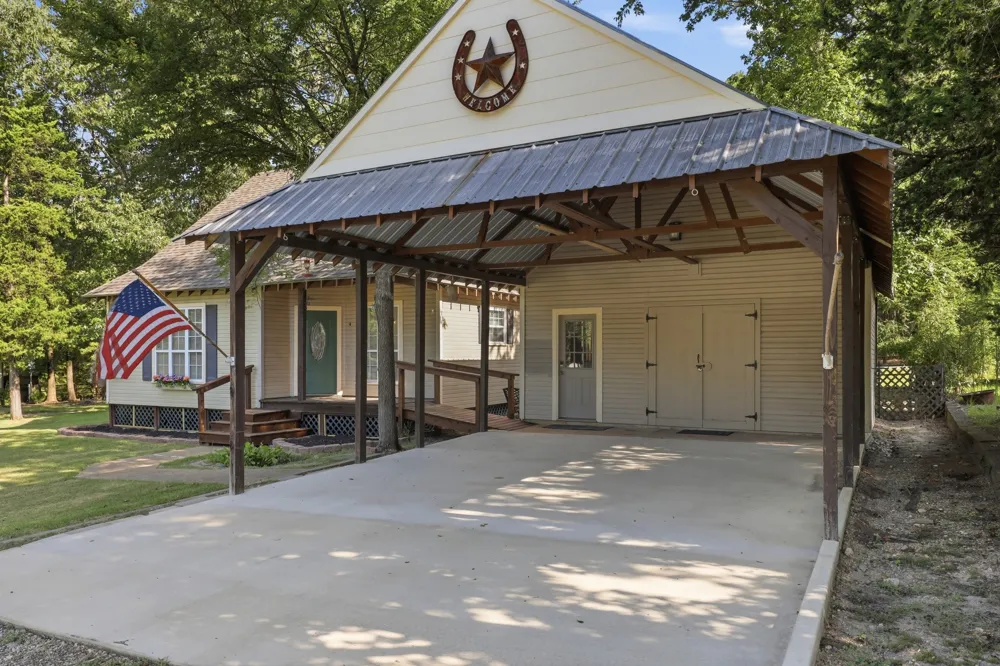 91 Private Rd 52602 Pittsburg, TX 75686