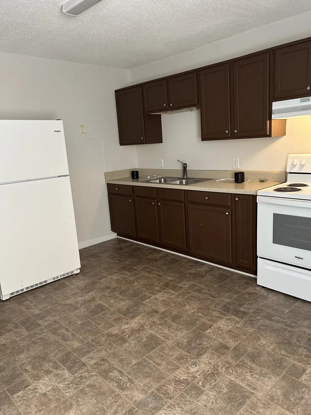 418 W Blythe St W Paris, TN 38242