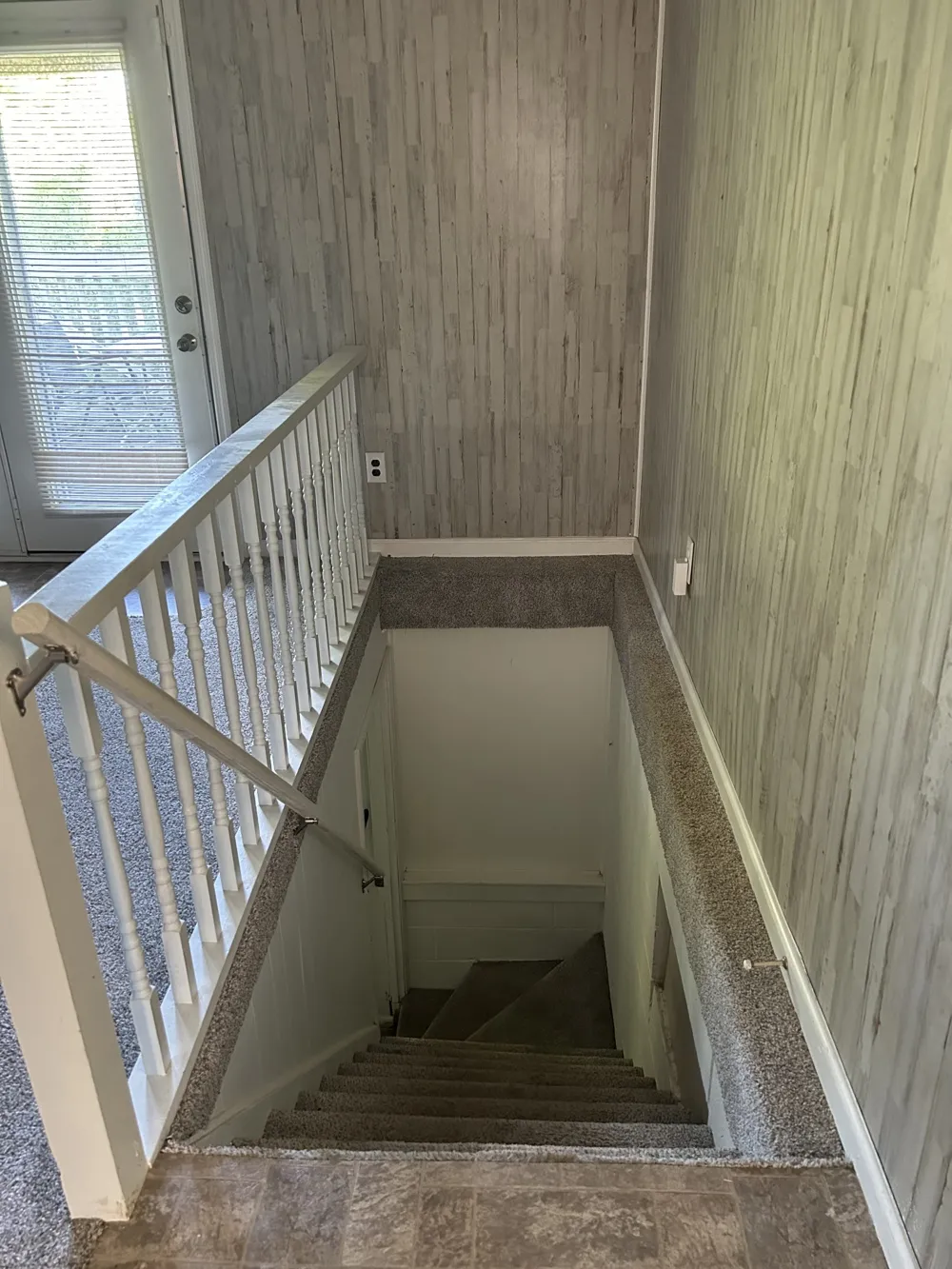 418 W Blythe St W Paris, TN 38242