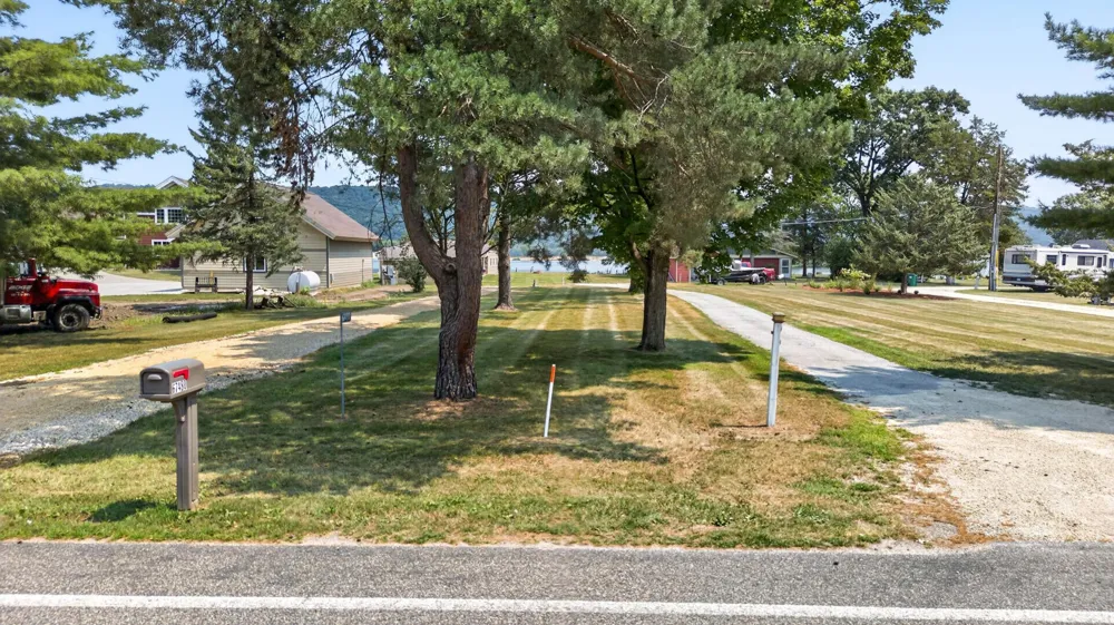 67480 County Road 76 Wabasha, MN 55981