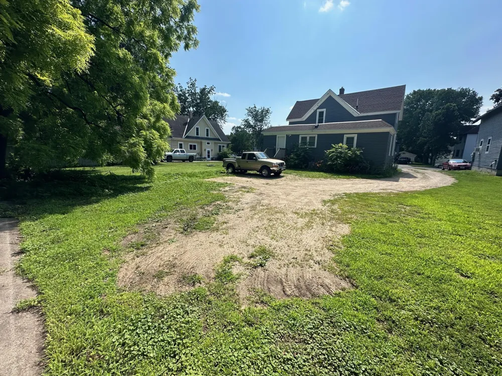 613 3rd Street SW #upstairs #2 Willmar, MN 56201