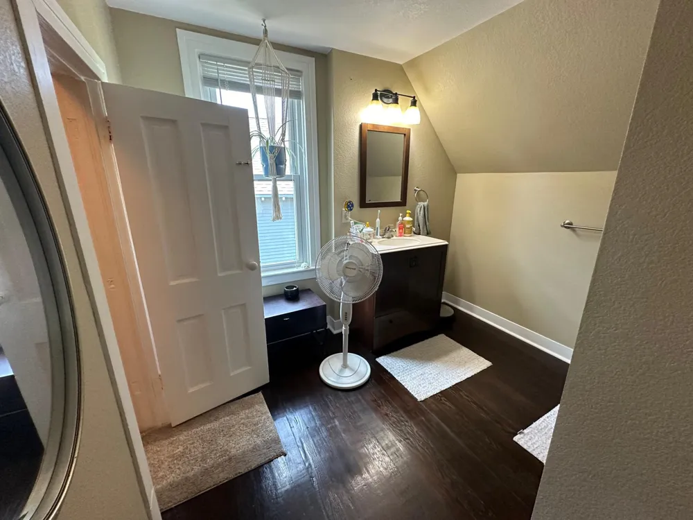 613 3rd Street SW #upstairs #2 Willmar, MN 56201