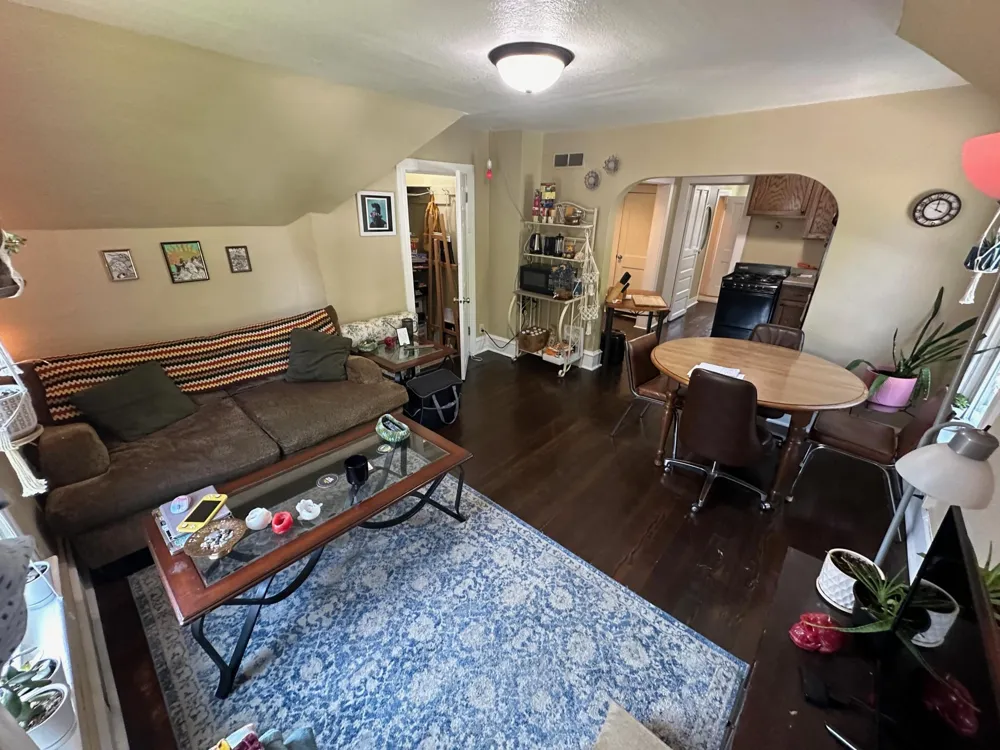613 3rd Street SW #upstairs #2 Willmar, MN 56201
