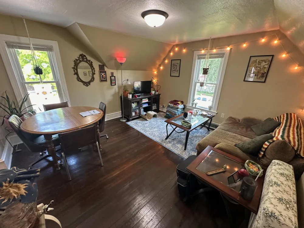 613 3rd Street SW #upstairs #2 Willmar, MN 56201