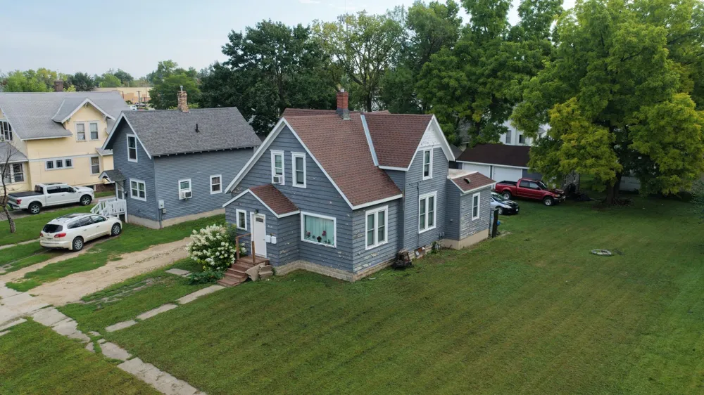 613 3rd Street SW #upstairs #2 Willmar, MN 56201