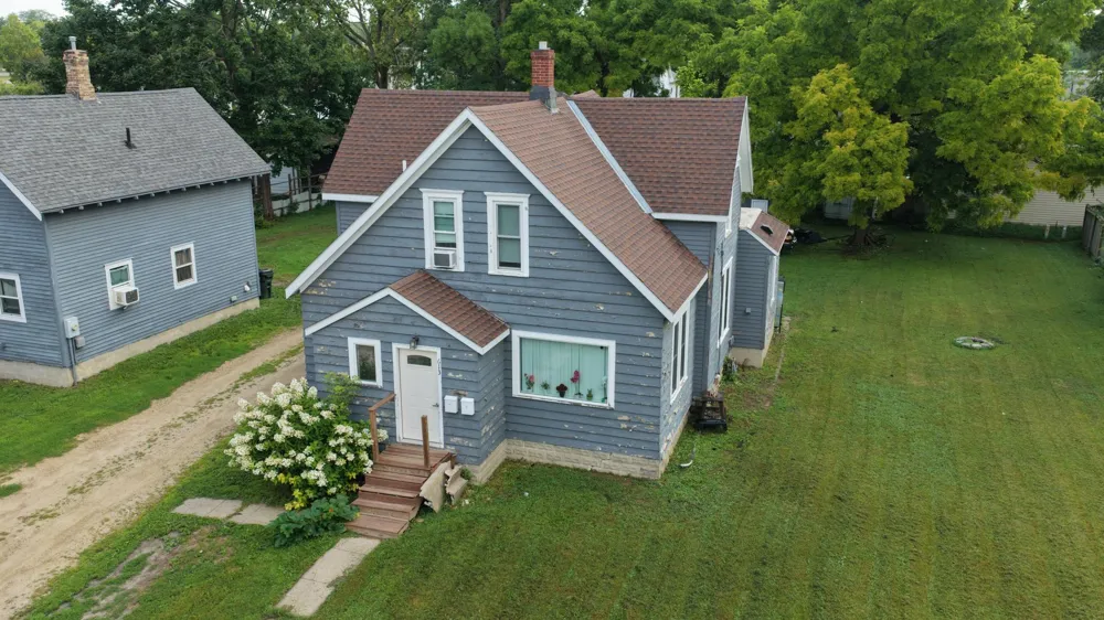 613 3rd Street SW #upstairs #2 Willmar, MN 56201