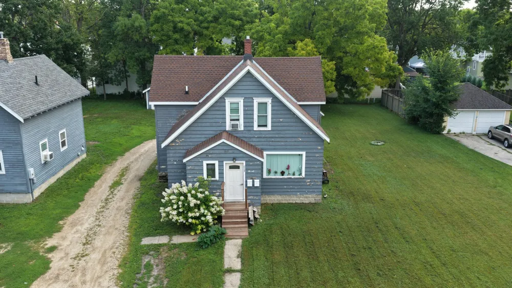 613 3rd Street SW #upstairs #2 Willmar, MN 56201