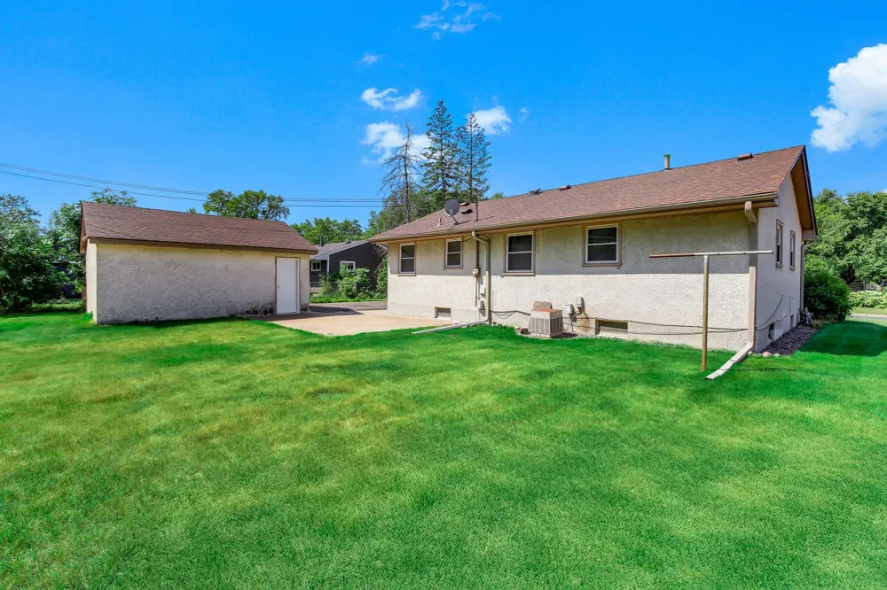 6936 Newton Avenue Brooklyn Center, MN 55430