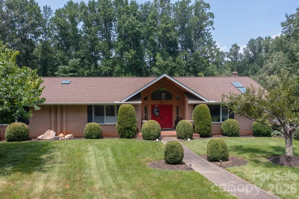 12 Highlander Lane Hendersonville, NC 28792