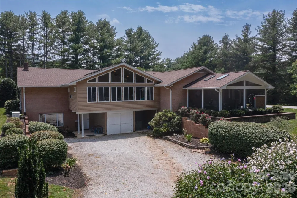 12 Highlander Lane Hendersonville, NC 28792