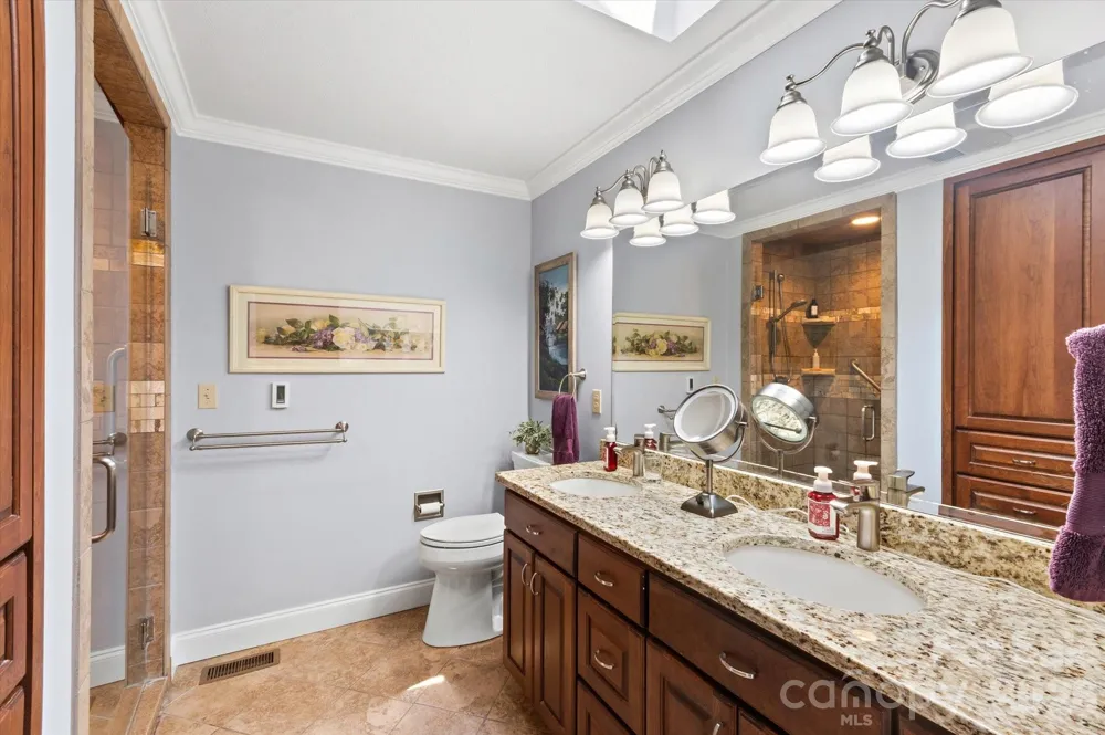 12 Highlander Lane Hendersonville, NC 28792