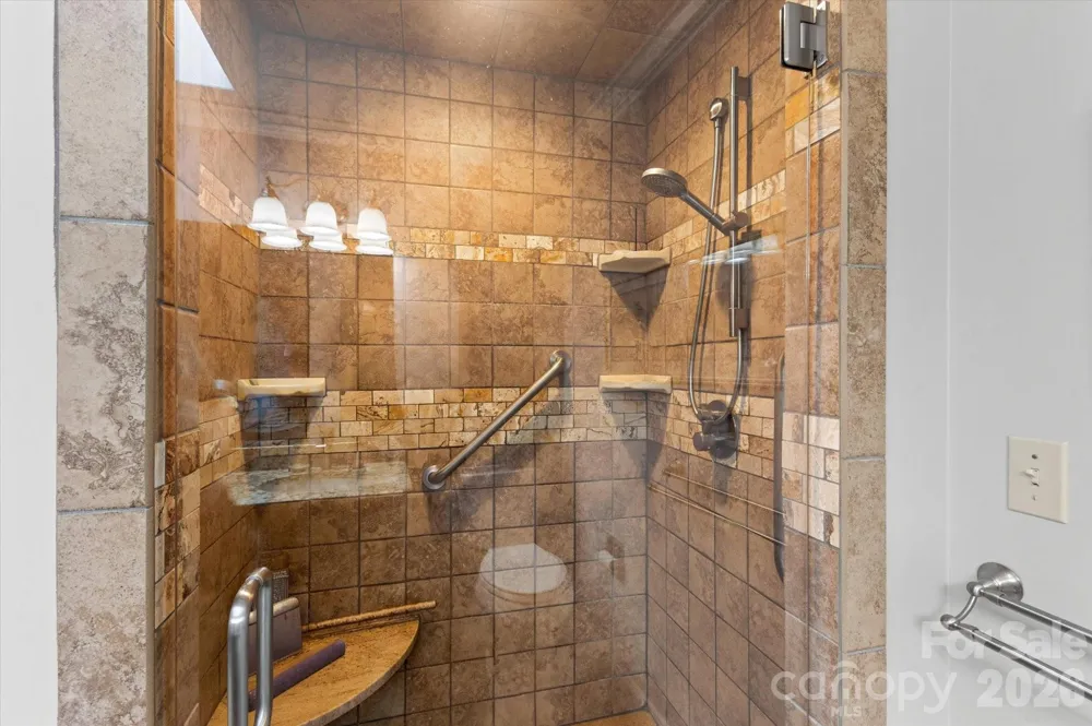 12 Highlander Lane Hendersonville, NC 28792