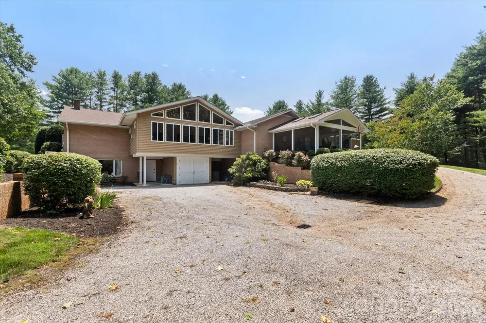 12 Highlander Lane Hendersonville, NC 28792