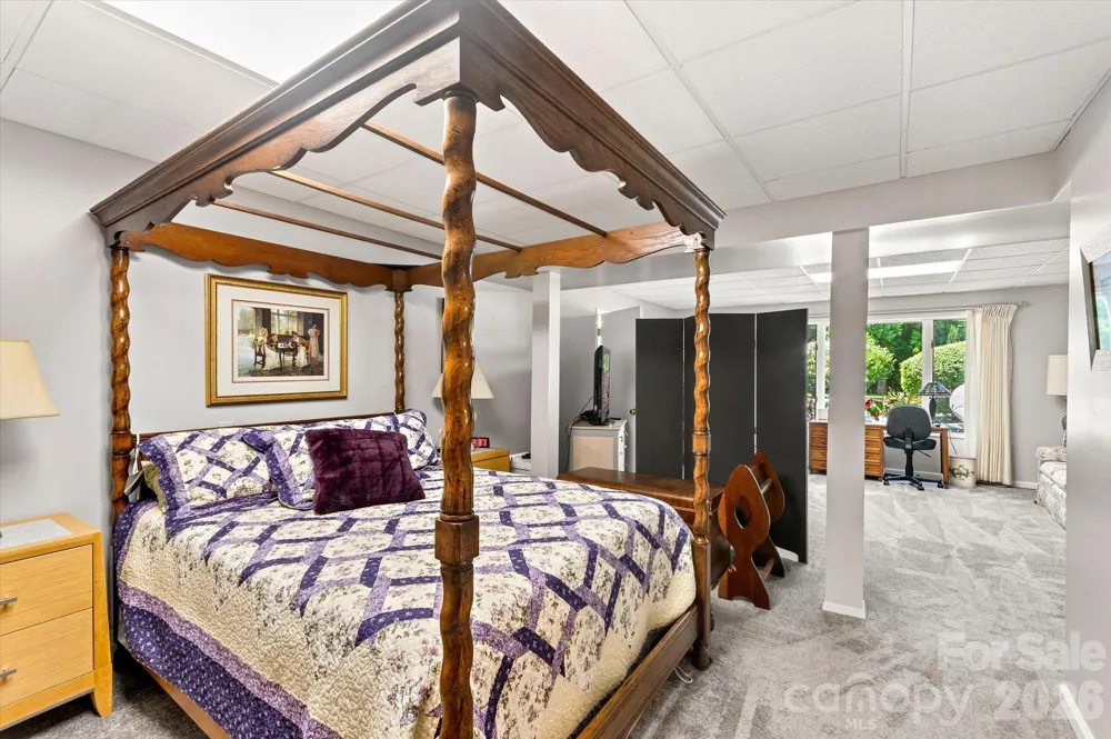 12 Highlander Lane Hendersonville, NC 28792