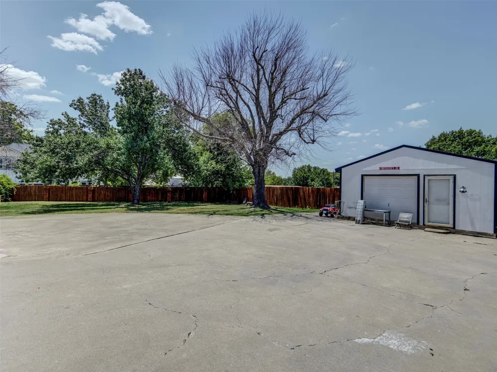 405 Wickham Street Alvord, TX 76225
